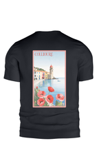 T-shirt AGAPIT Collioure – Illustration rétro du clocher et façades pastel - Agapit - Artwear